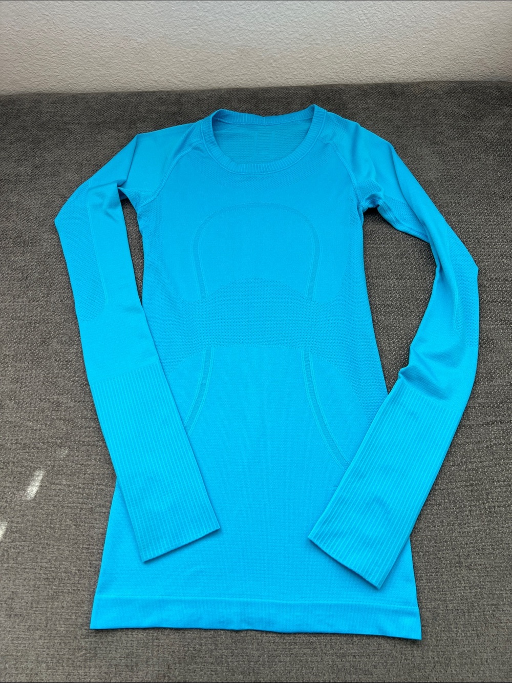 lululemon athletica Long-Sleeve Seamless Top - Bright Turquoise